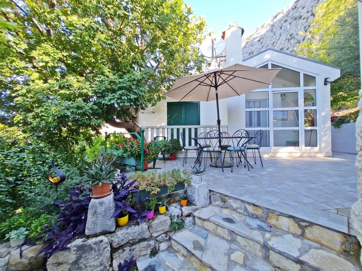 Apartment Ivana Borak Омиш Экстерьер фото