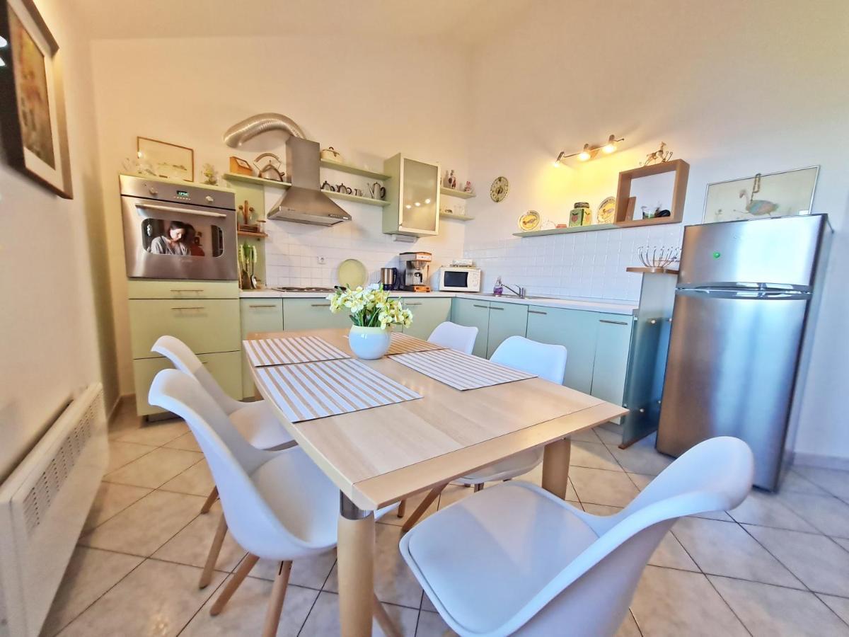 Apartment Ivana Borak Омиш Экстерьер фото