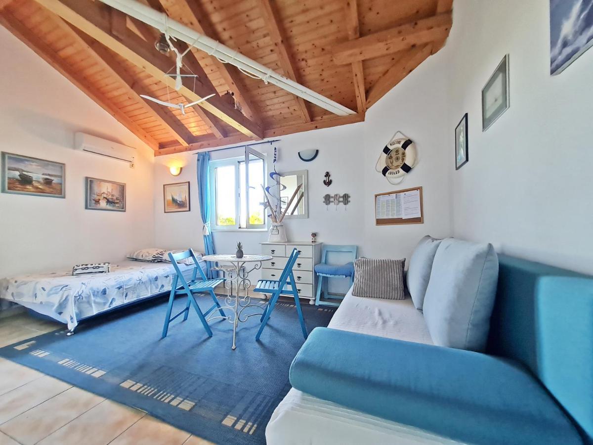 Apartment Ivana Borak Омиш Экстерьер фото