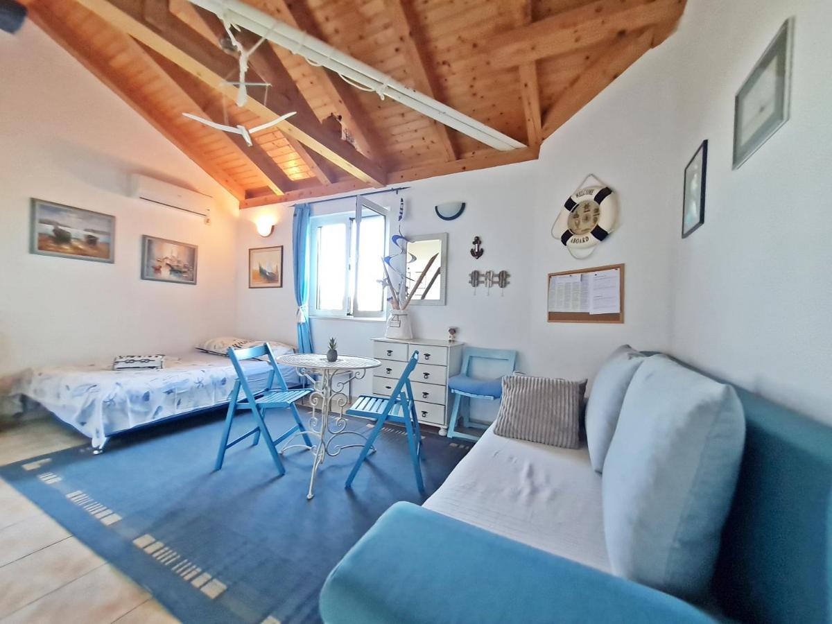 Apartment Ivana Borak Омиш Экстерьер фото